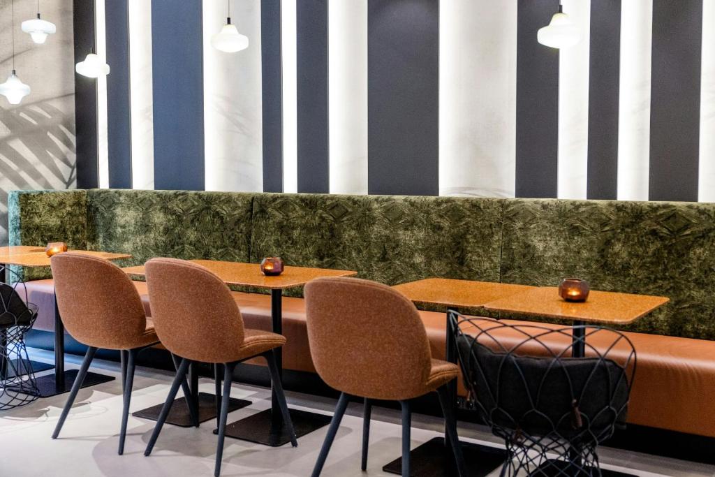 Motel One Frankfurt-Hauptbahnhof — Restaurant & bars in Frankfurt am Main, Hesse
