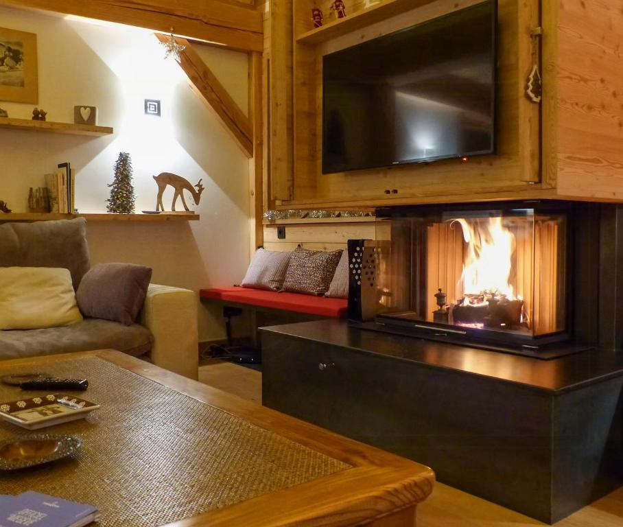 Modern Chalet Near Megève With Somptuous Views - 4