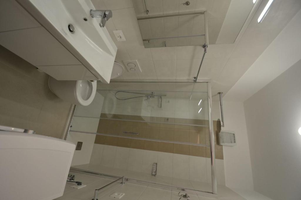Spacious flat with pool view - 5