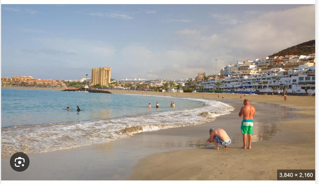 Family apartment in Los Cristianos 3 bed - 2 bath, heated-pool - 5
