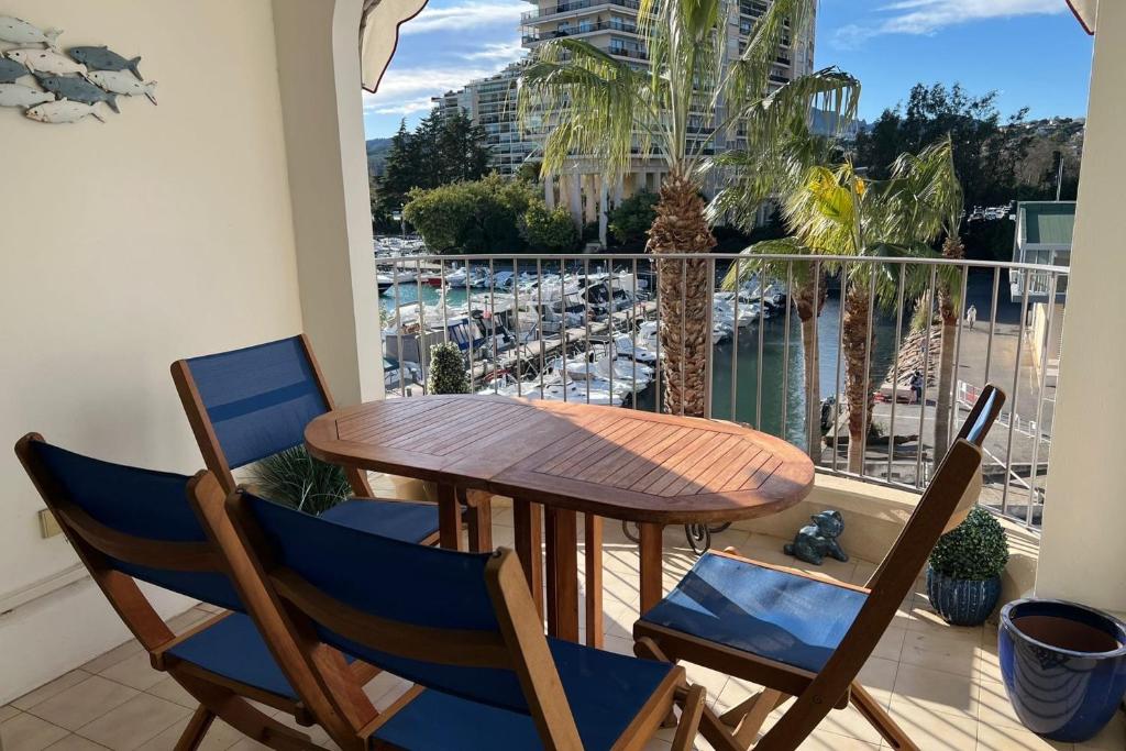 Bright apartment with pool in Mandelieu - 2