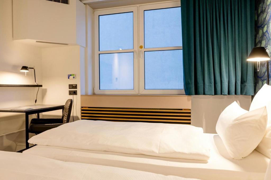 Motel One Frankfurt-Hauptbahnhof — Hotel rooms in Frankfurt am Main, Hesse