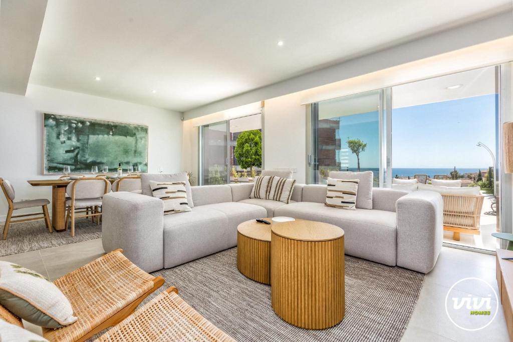ViVi Homes - Villa Azure - Sea view - mountain view - pool - garden - 2