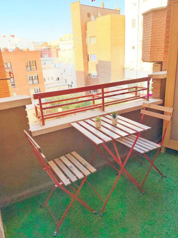 Acogedor estudio con terraza y AC - 1