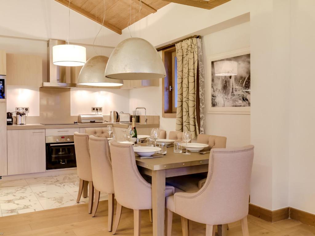 Appartement 4 Pièces Moderne, Courchevel Village, Proche Pistes, Parking Inclus - FR-1-562-22 - 5