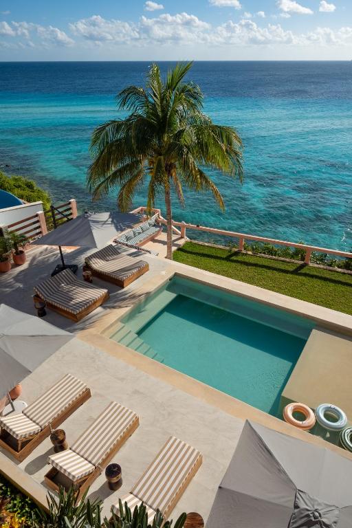 Oceanfront 5BR Villa, Saltwater Pool & Concierge - 4