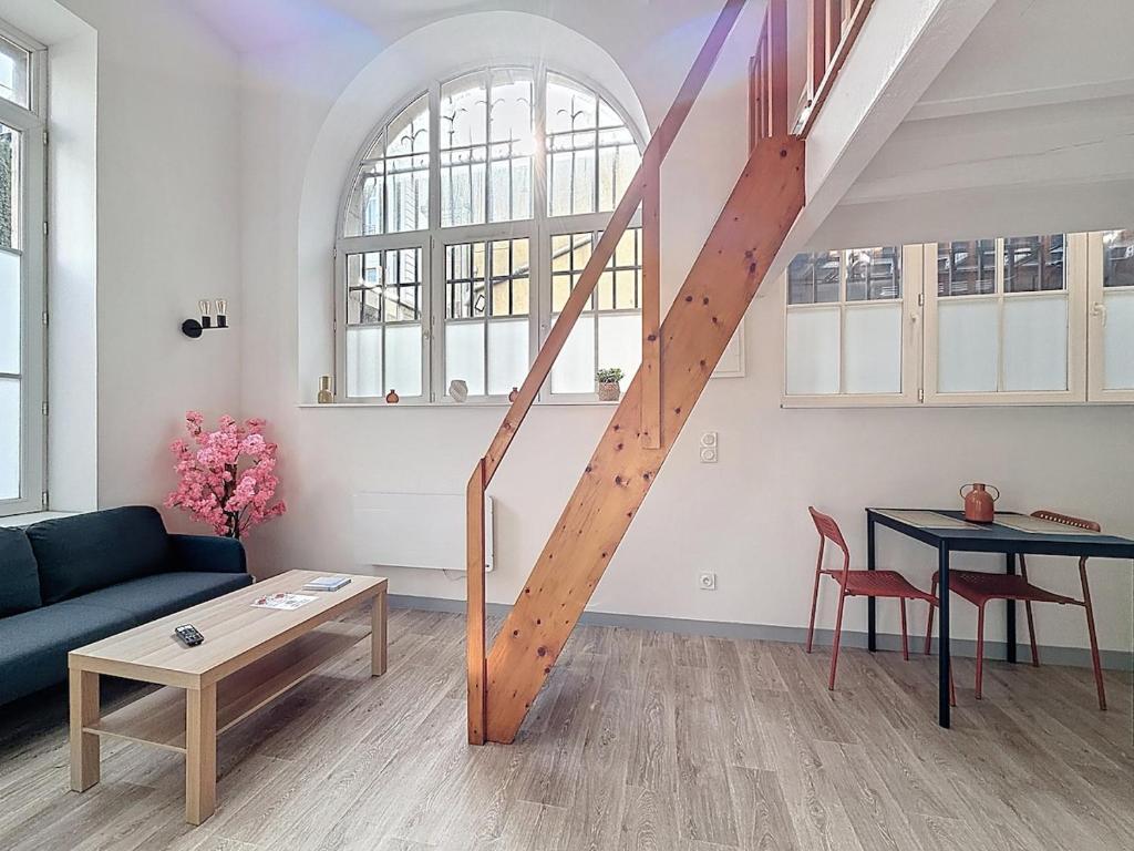 Joli Studio rénové avec mezzanine Hyper centre - 4