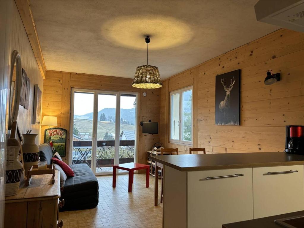 Charmant appartement fonctionnel près du centre bourg, balcon et parking gratuit - FR-1-548-2 - 3