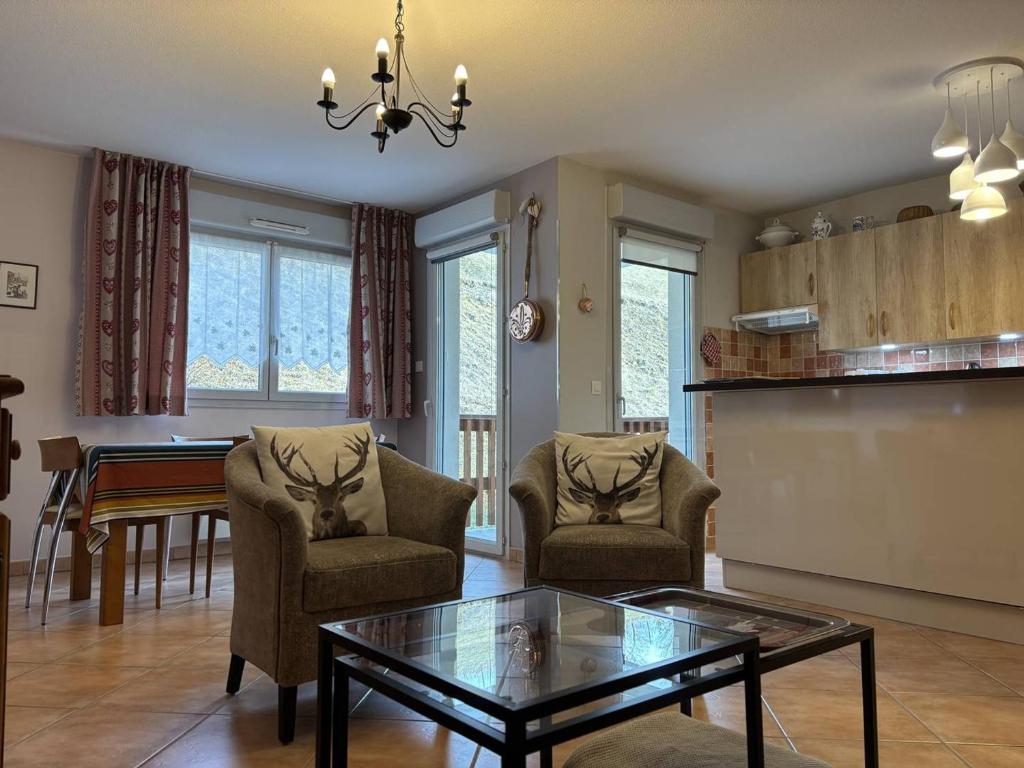 Appartement Fonctionnel avec Balcon, Garage et Wifi - Parfait pour 4 Personnes près des Pistes - FR-1-548-25 - 3