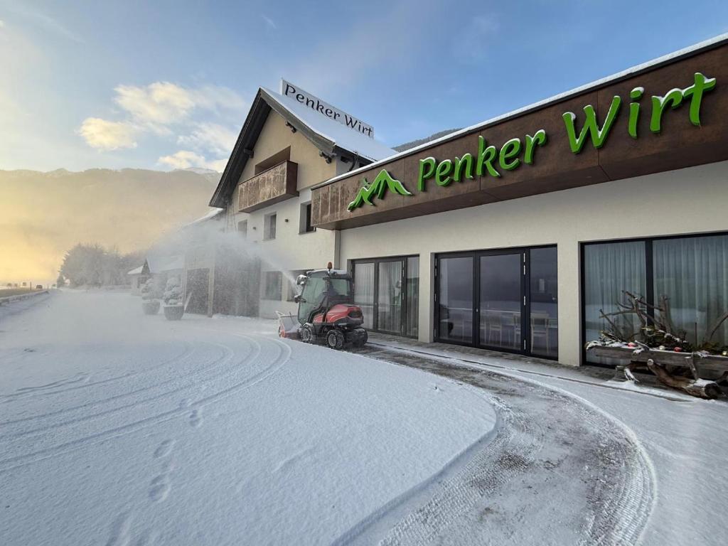 Penker Wirt Zimmer BANK - 2