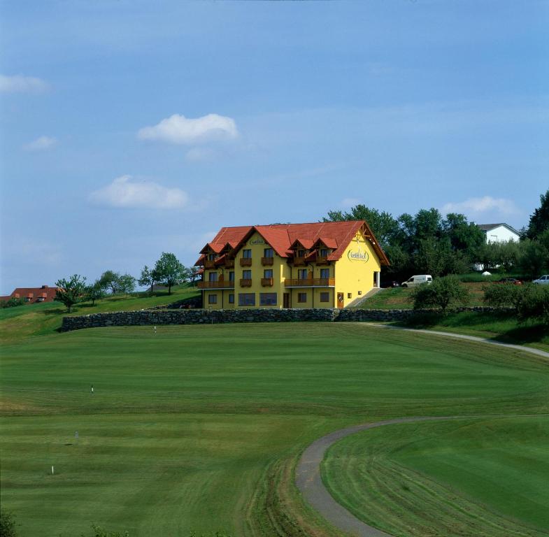 Kunstcafe Rooms — Hotel in Stegersbach