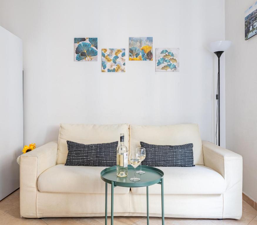 Hostly Forlanini Family Apartment near Gianicolo - 1