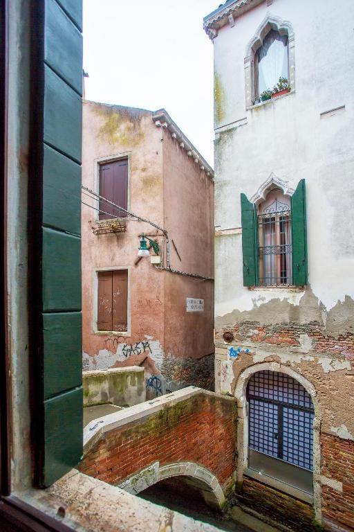 Ca'Madoneta Venice Rialto 17th Century Canal View Residence - 2