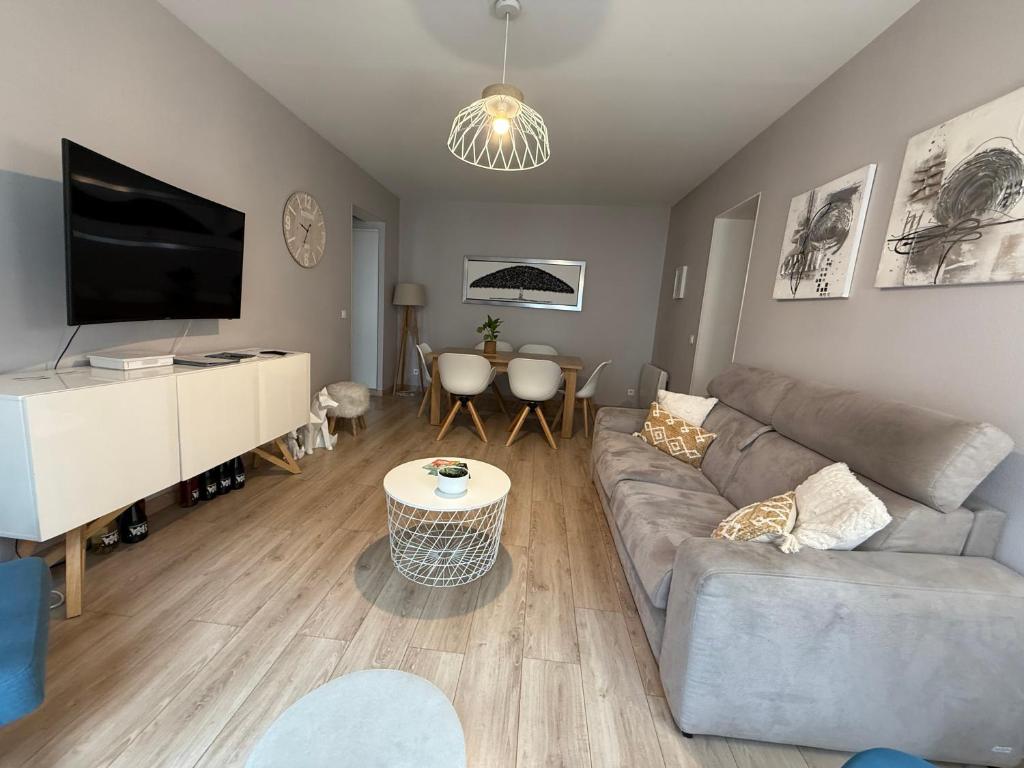 GRAND T3 70m2 ,COSY TOUT CONFORT ,2 CHAMBRES, 6 PERSONNES ,PARKING PRIVÉ SÉCURISÉ - 1