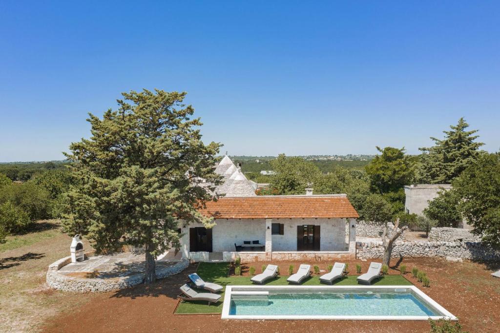 Trullo Badessa with private pool - 3