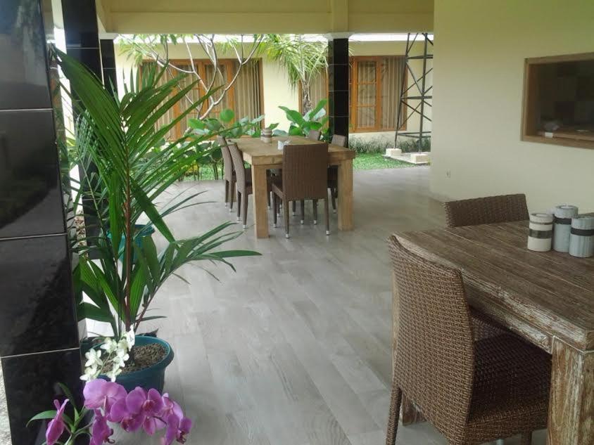 Exterior view, Villa Rosseno - Evelyn Private pool and Garden in Yogyakarta