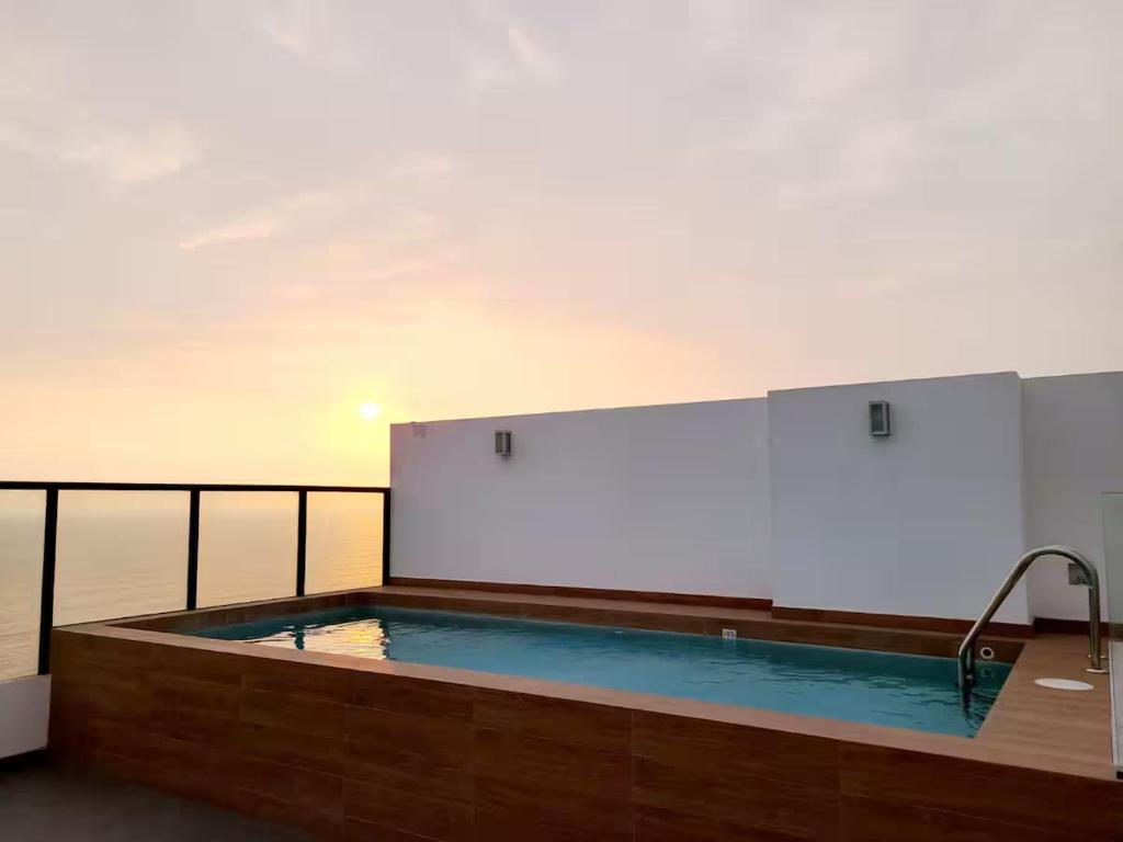 Hermozo Apartamento con vista al Mar - 4
