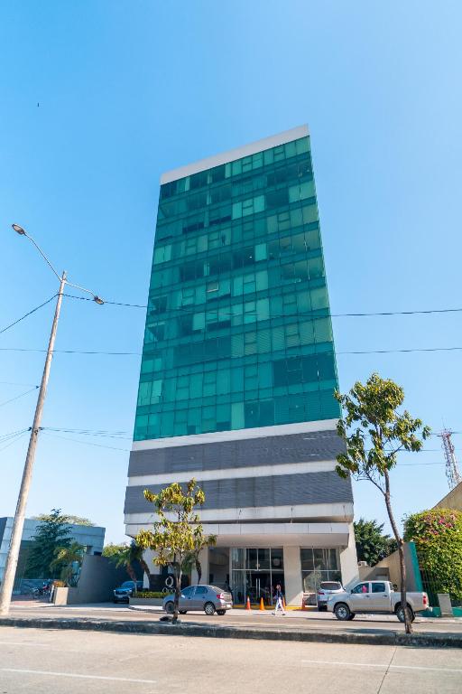 Departamento de 2 habitaciones frente a Mall del Sol - 5 min del aeropuerto - 4