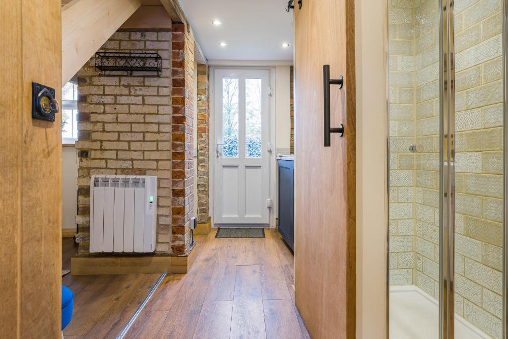 Cute and Cosy Little Cottage, Heathfield photo 7