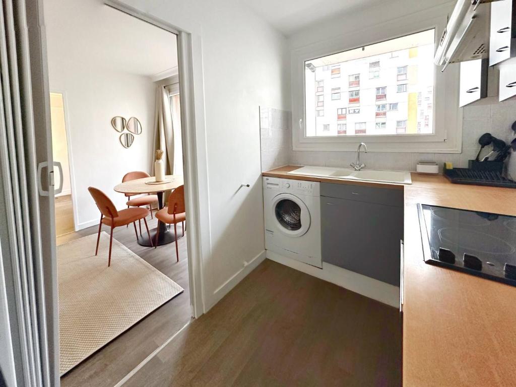 Charming Parisian Apartment in the Heart of the 20th Arrondissement - 5