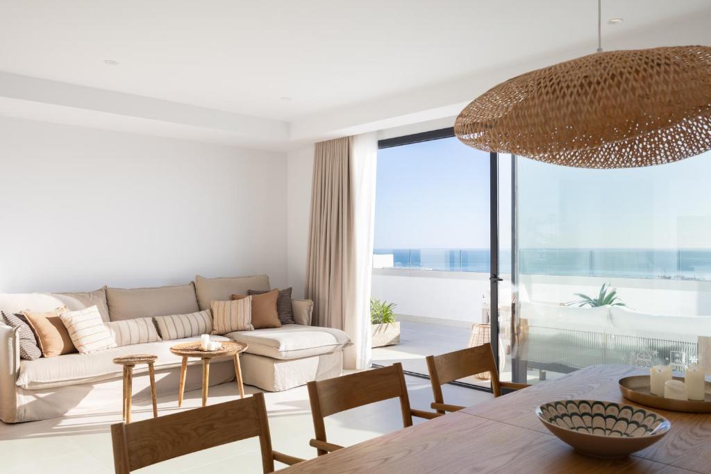 Panorama Luxury Penthouse in Higueron - 4
