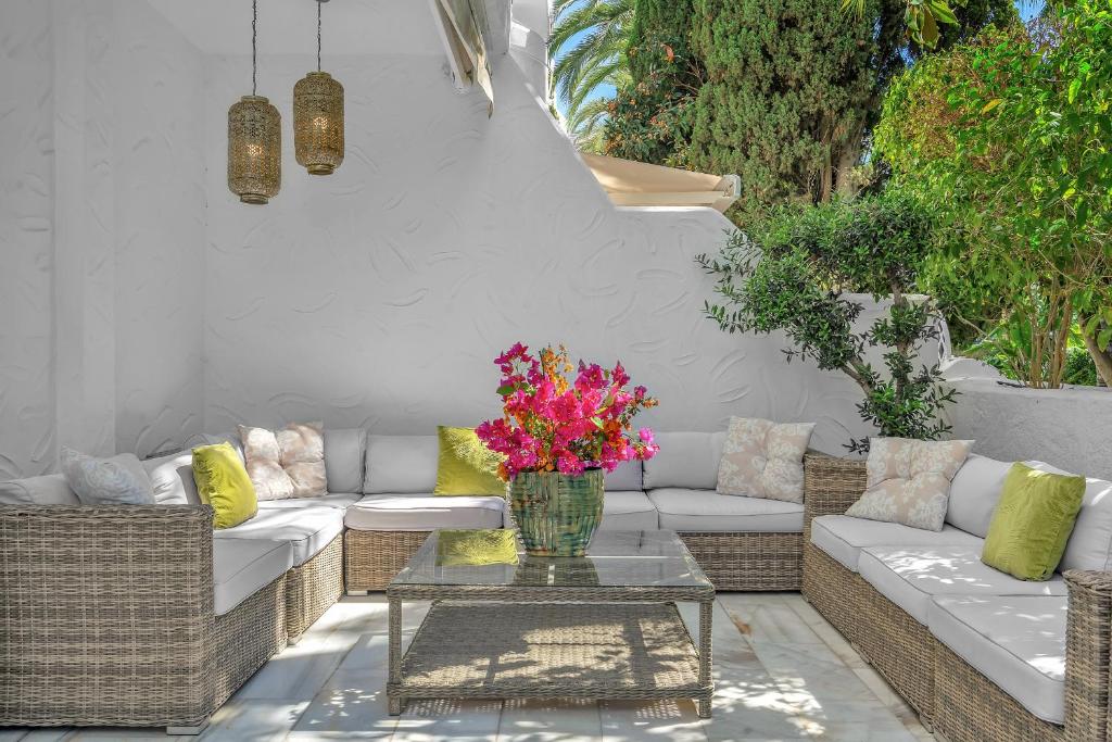 Marbella Real - Stylish 2 Bedroom Apartment by Finest Rentals - 1