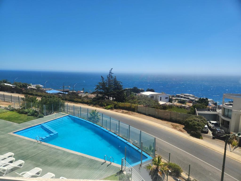 Panoramic view with private parking - 4