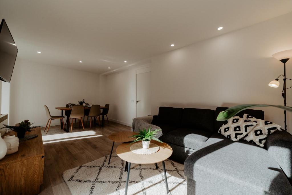 Living Laurel - 5
