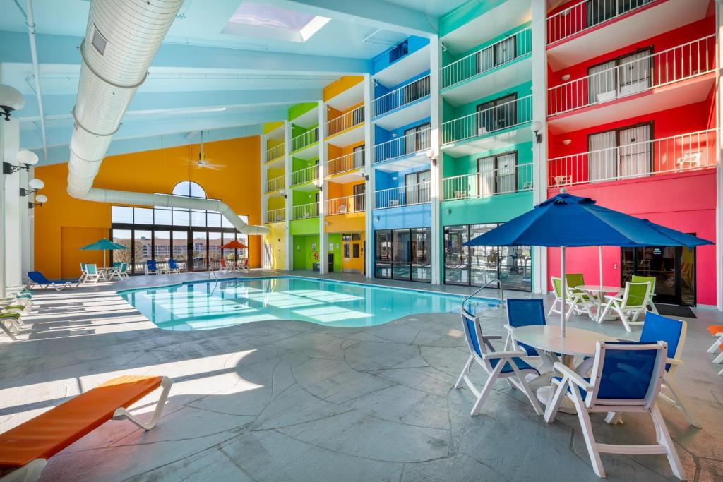 ロッジ オフ ザ オザーク ホテル (Lodge of the Ozarks) スイミングプール