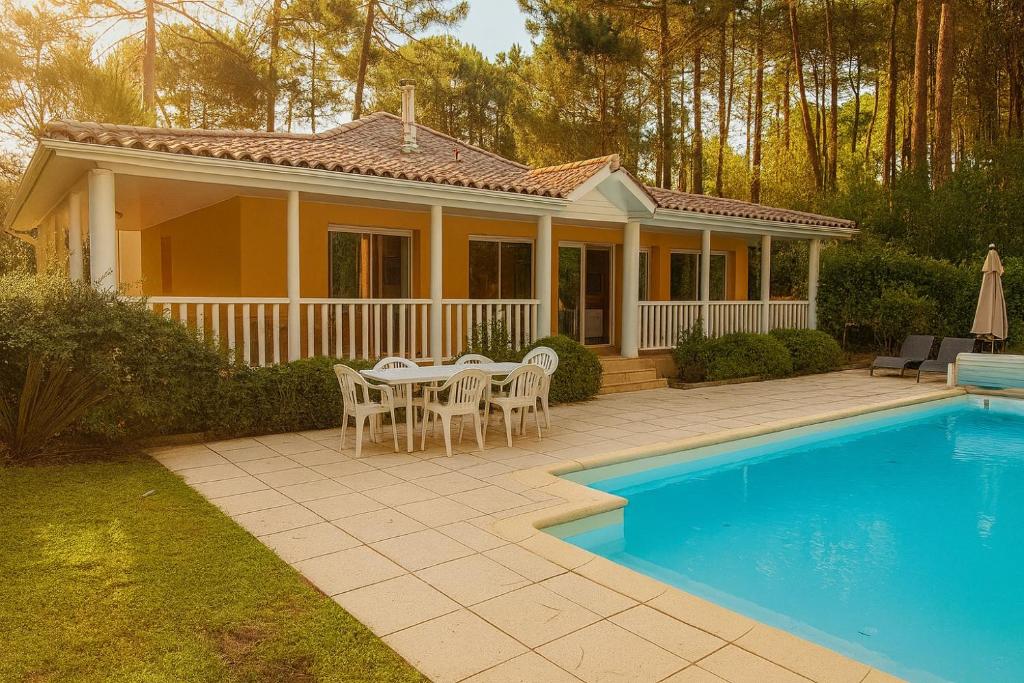 Villa avec piscine - 3 chambres - Proche océan - 2