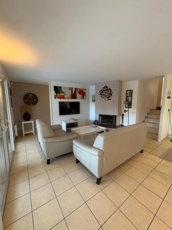 Villa avec piscine - 3 chambres - Proche océan - 5