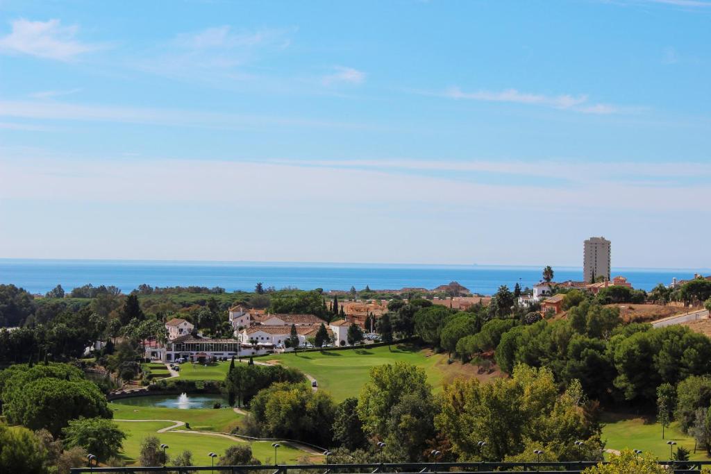 Stylish Duplex Penthouse Los Lagos de Santa Maria - 3