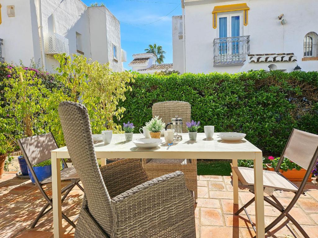 3 Bed Townhouse roof terrace 100m to the beach - 3