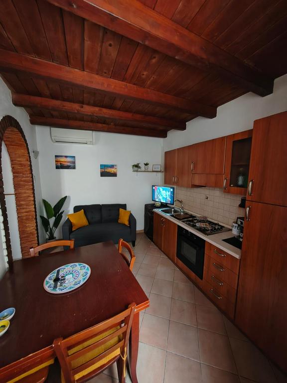 Toro House - 3