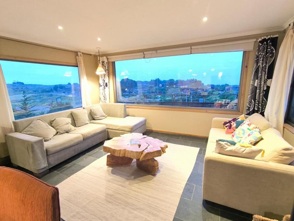 Espectacular casa en el corazon de punta de lobos - 1