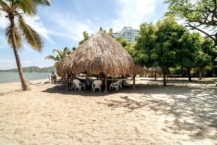 Spectacular oceanfront apartment with private beach - 4