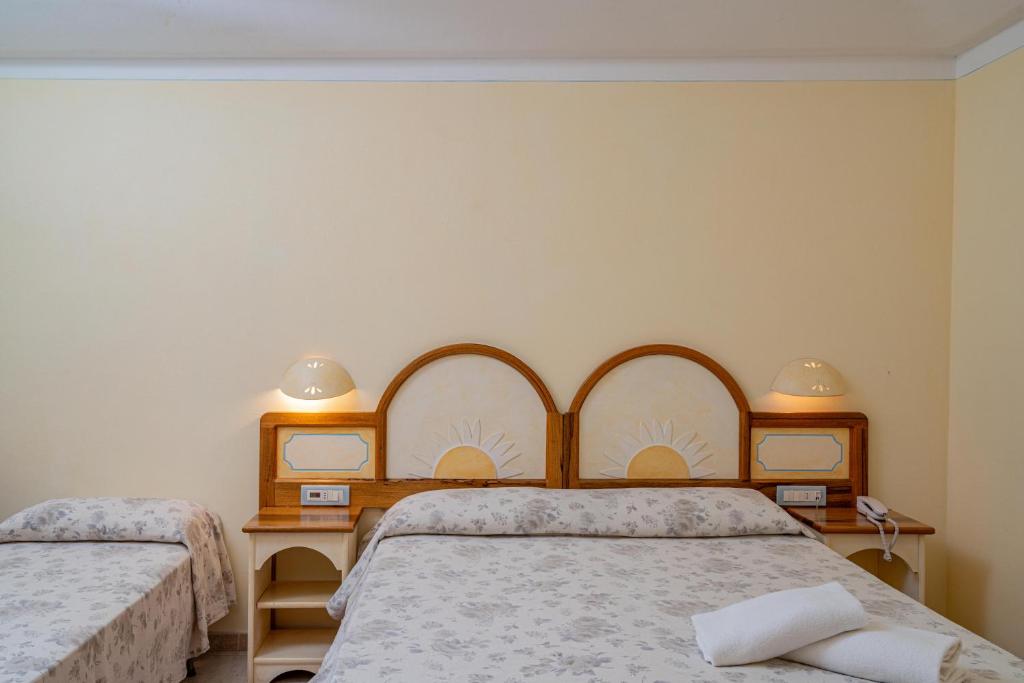 Club Esse Posada — Hotel rooms in Palau, Sardinia