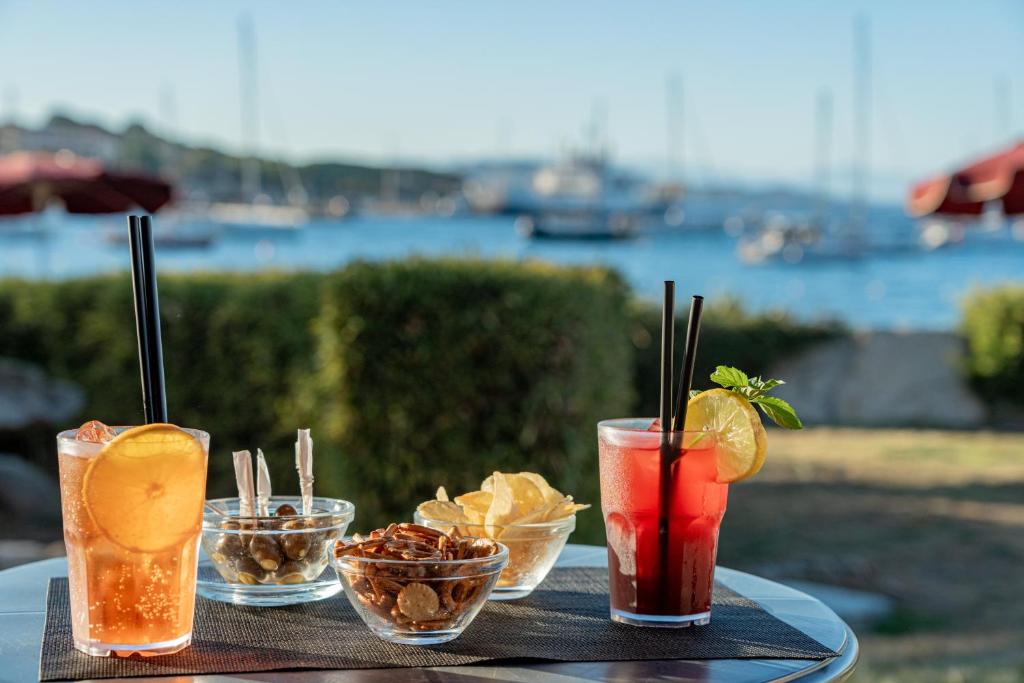 Club Esse Posada — Restaurant & bars in Palau, Sardinia