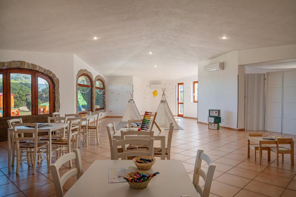 Club Esse Posada — Restaurant & bars in Palau, Sardinia