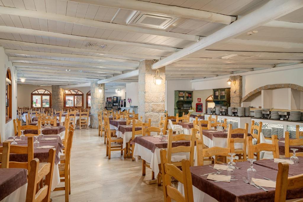 Club Esse Posada — Restaurant & bars in Palau, Sardinia