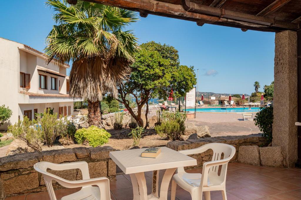 Club Esse Posada — Restaurant & bars in Palau, Sardinia