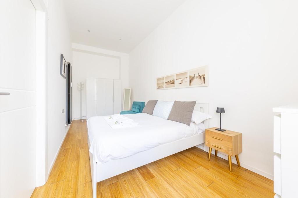 City Stay Bright and elegant apartment with WiFi - 3