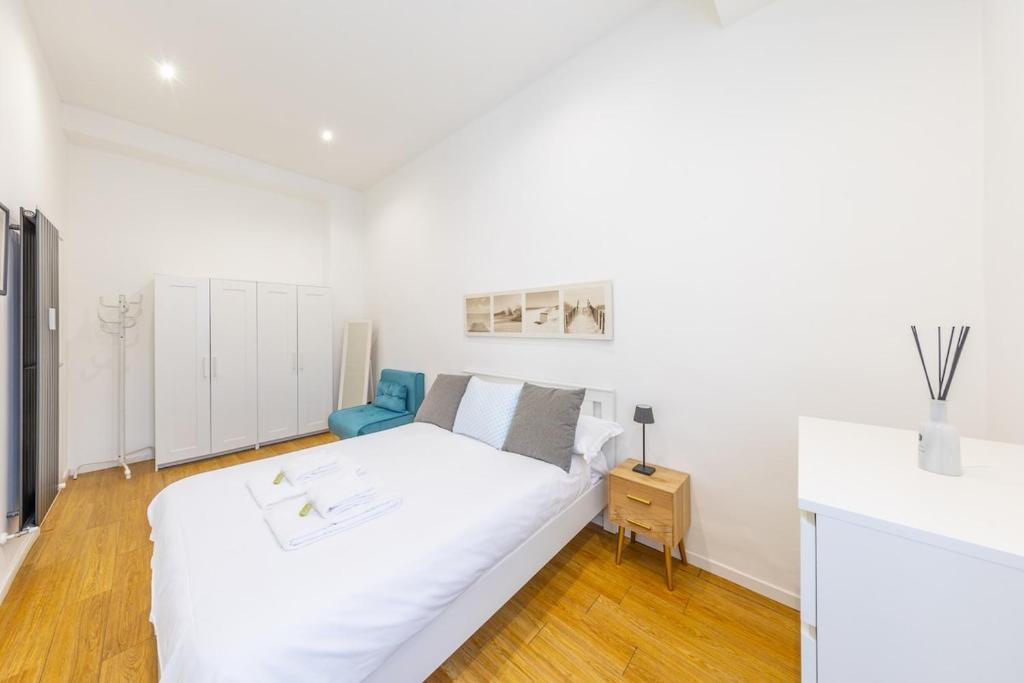 City Stay Bright and elegant apartment with WiFi - 5