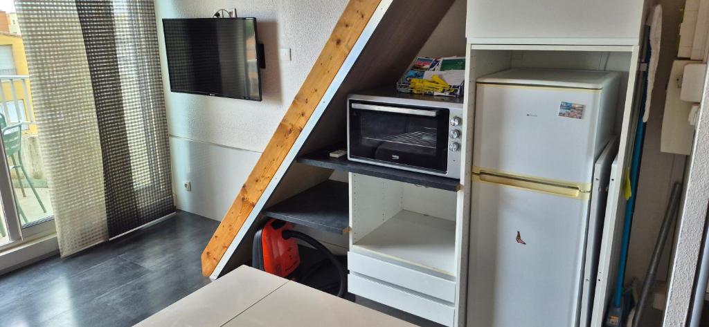 Port Dauphin 92, Studio mezzanine climatisé, vue Centre Port - 3