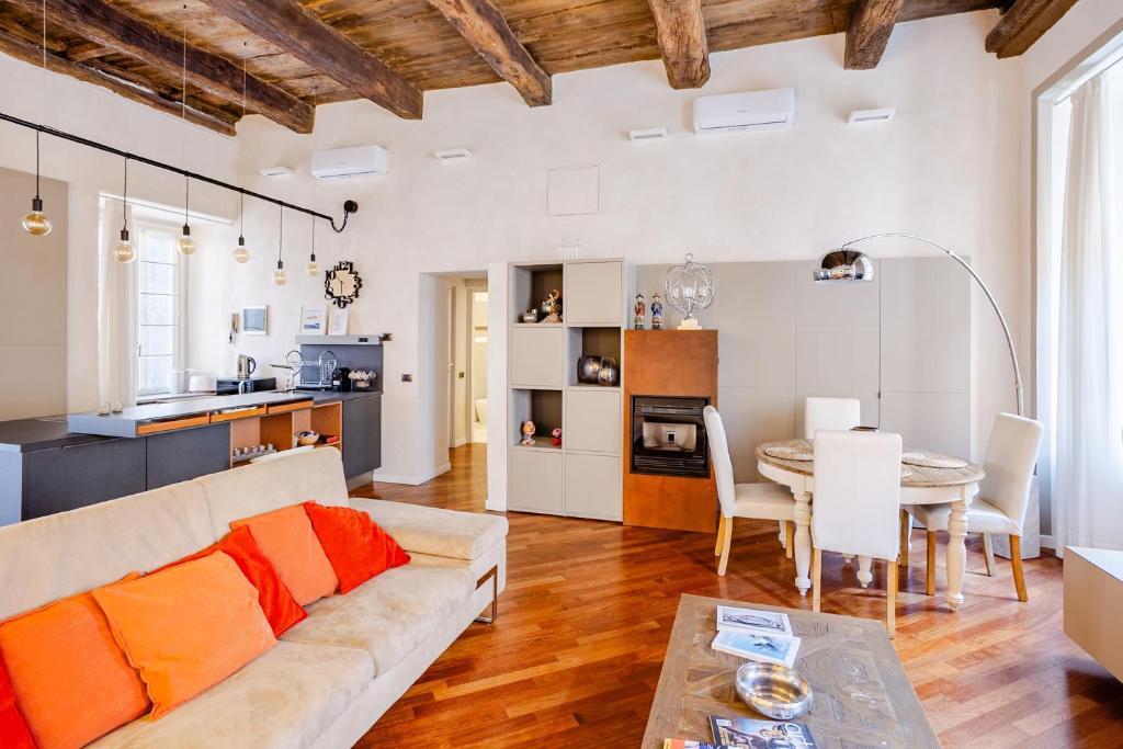 Kindness Art Apartment Arona Historic Center 110sqm Private Parking - 4
