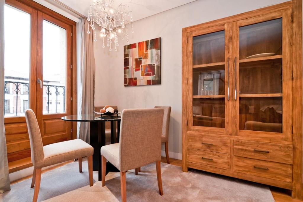 Stylish Flat Steps from Retiro - 5