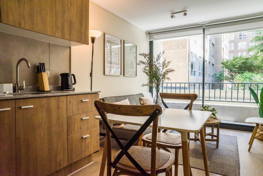 Sleek Santiago Retreat City Views Sleeps 3 - 1