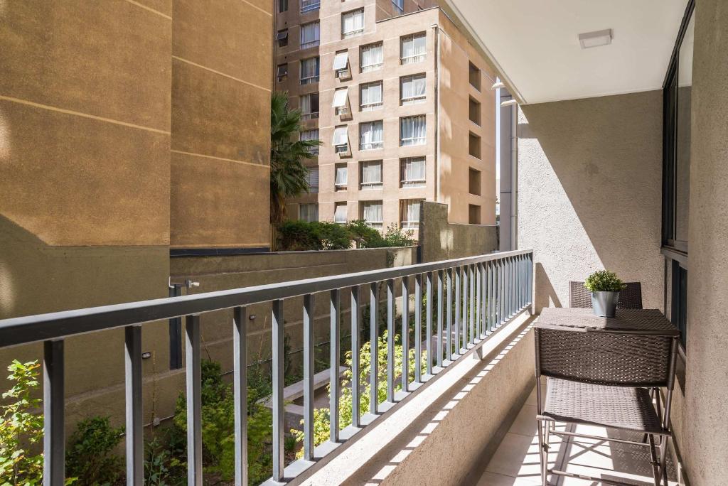 Modern 2BR2BA Apartment in Downtown Santiago - 4
