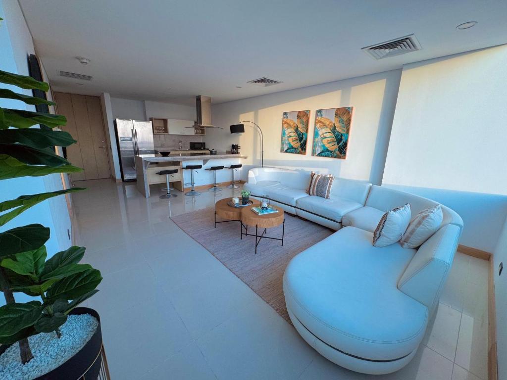 Apartamento amplio con vista a la ciudad - 4