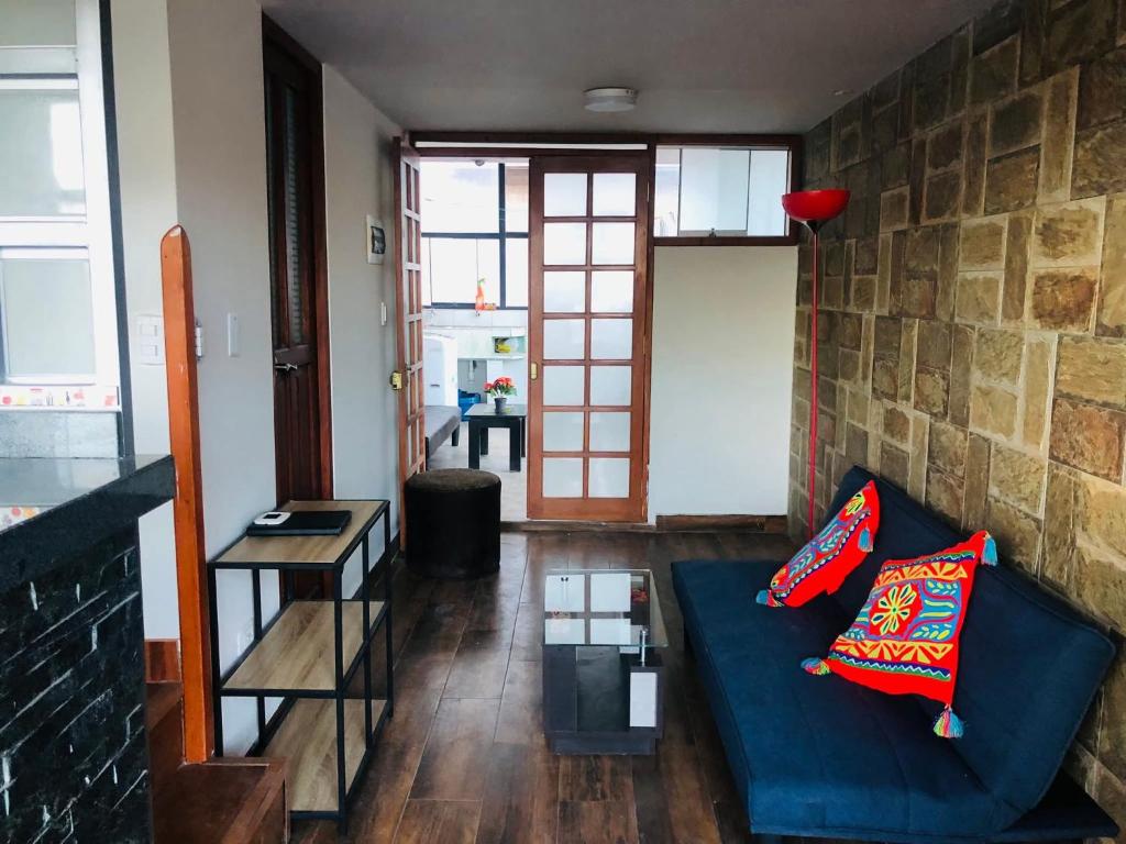 D House - 3